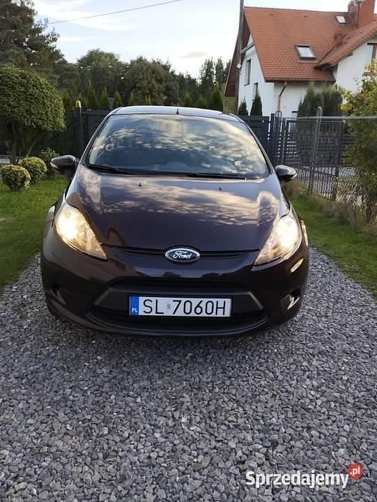 Fioletowy Używany 2010 Ford Fiesta Hatchback | 11 999 zł (Dobra cena) - Obraz 1/4