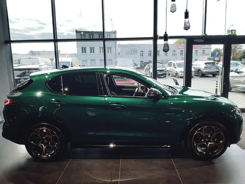 Nowe Alfa Romeo Stelvio 210 KM (154 kW) 2025 Lakier specjalny zielony  montreal green SUV