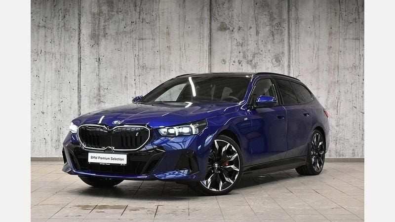 Używany BMW i5 Comfort Edition 289 kW (394 KM) 2025 Lakierowanie specjalne bmw individual Kombi