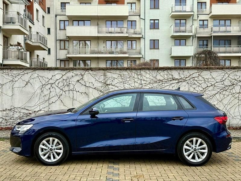 Używany Audi A3 150 KM (110 kW) 2024 Niebieski Hatchback