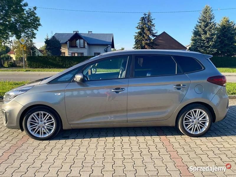 Używany Kia Carens 2017 Minivan
