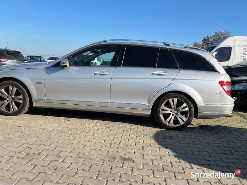 Używany Mercedes C220 2011 Srebrny Kombi
