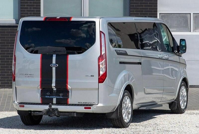 Srebrny (metalik) Używany 2022 Ford Tourneo Minivan | 144 500 zł (Uczciwa cena) - Obraz 1/4
