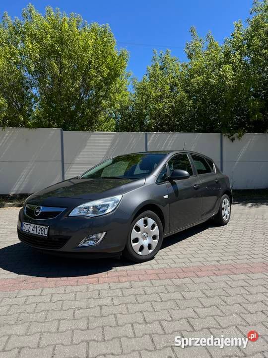 Używany Opel Astra 2010 Szary Hatchback