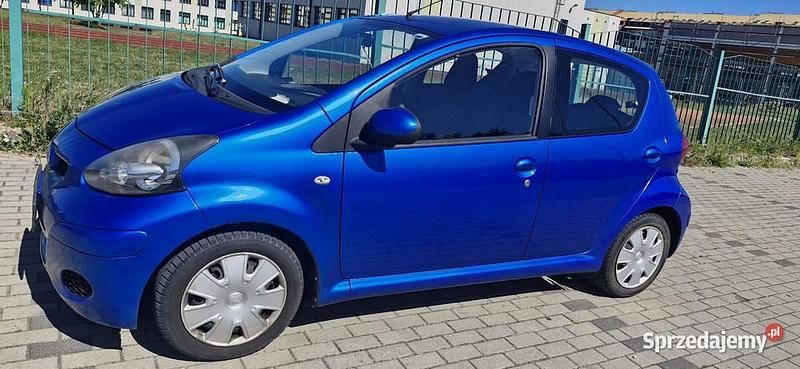 Niebieski Używany 2011 Toyota Aygo Hatchback | 12 900 zł (Uczciwa cena) - Obraz 1/4