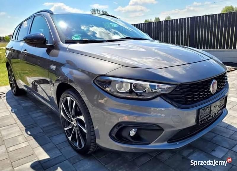 Szary Używany 2020 Fiat Tipo S Kombi | 55 900 zł (Uczciwa cena) - Obraz 1/4