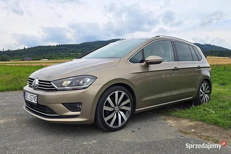 Używany VW Golf VII Highline 2015 Złoty Sedan/Limuzyna