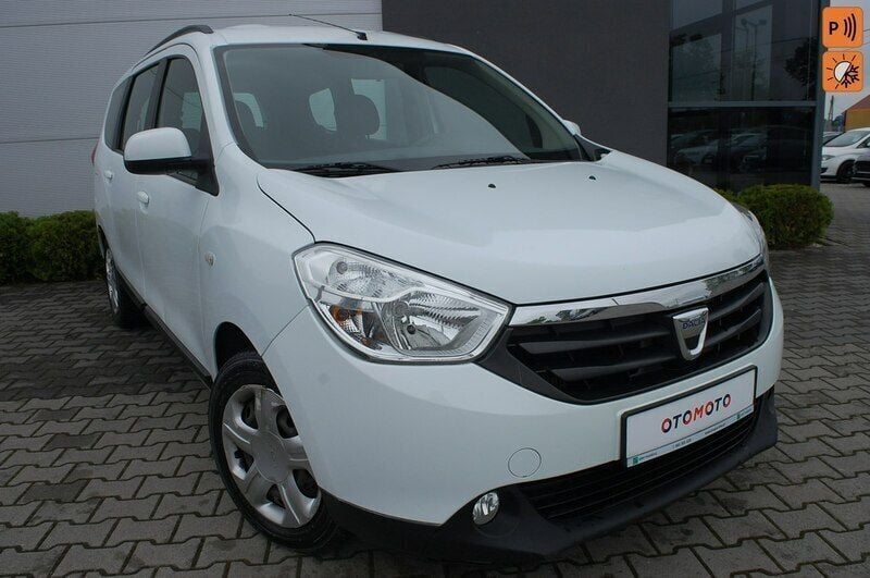 Biały Używany 2012 Dacia Lodgy Minivan | 17 600 zł (Uczciwa cena) - Obraz 1/4