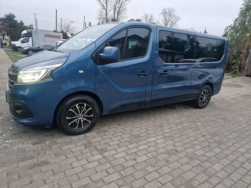 Niebieski (metalik) Używany 2020 Renault Trafic Van | 84 900 zł (Uczciwa cena) - Obraz 1/4