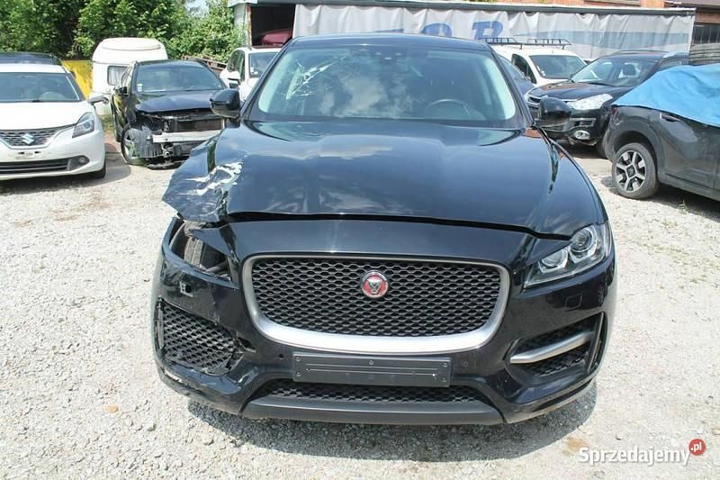 Czarny Używany 2017 Jaguar F-Pace SUV | 38 900 zł - Obraz 1/4