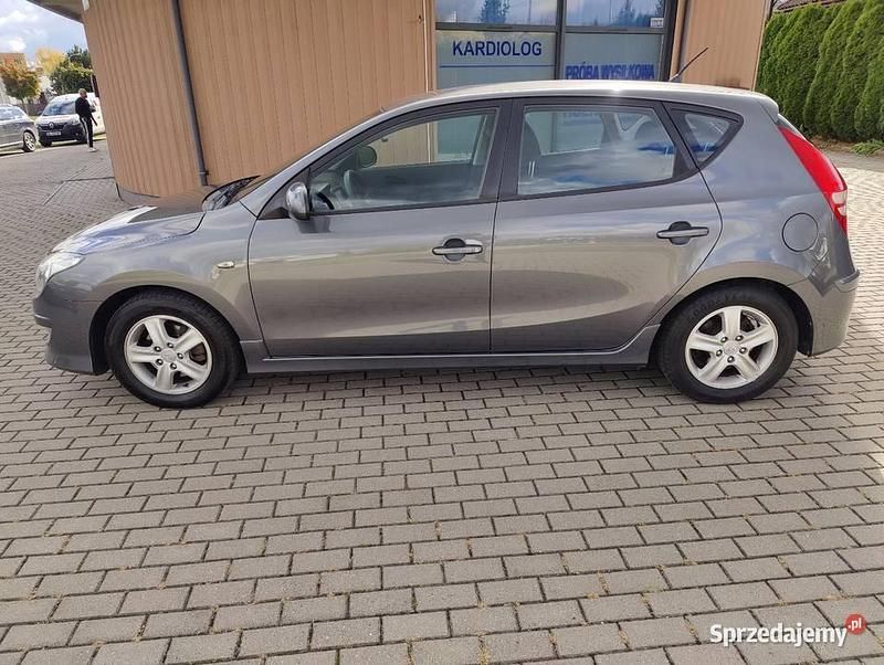 Szary Używany 2011 Hyundai i30 Hatchback | 17 300 zł (Dość drogi) - Obraz 1/4