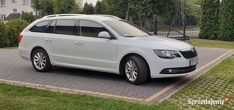 Biały Używany 2015 Skoda Superb Kombi | 34 900 zł (Super Cena) - Obraz 1/4