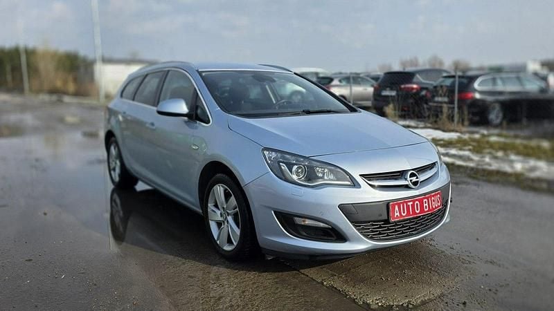 Używany Opel Astra 140 KM (102 kW) 2015 Niebieski jasny (metalik) Kombi