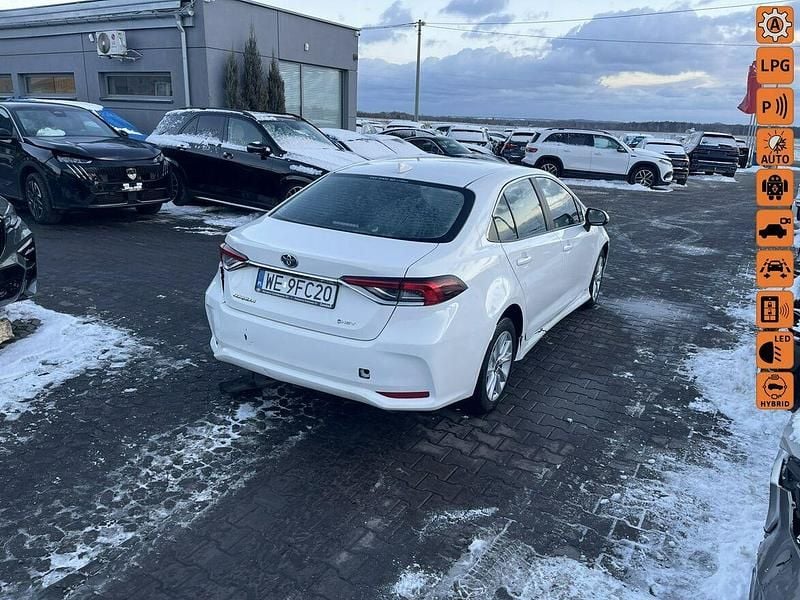 Biały (metalik) Używany 2024 Toyota Corolla Sedan/Limuzyna | 34 900 zł - Obraz 1/4