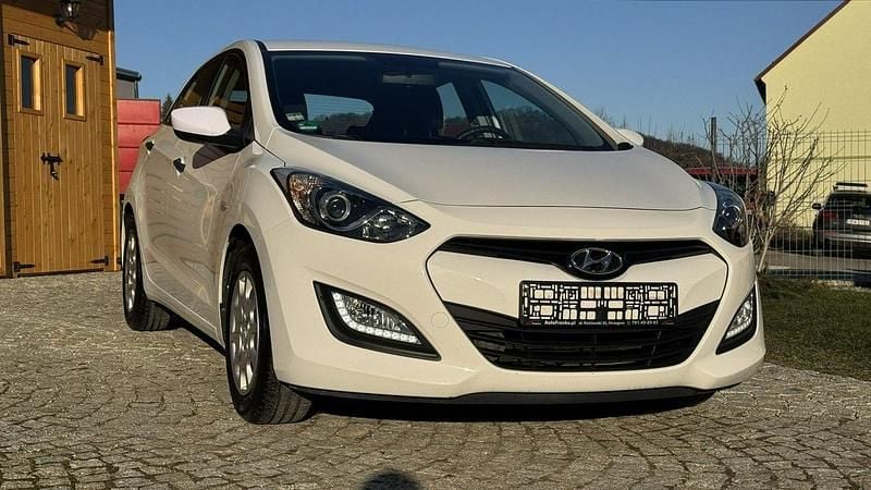 Używany Hyundai i30 100 KM (73 kW) 2012 Biały Hatchback