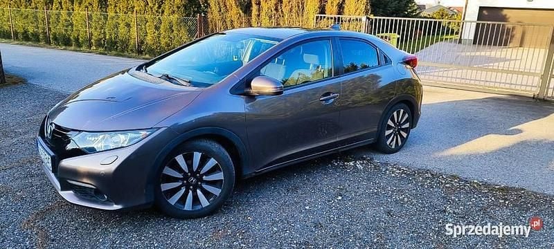 Używany Honda Civic 120 KM (88 kW) 2014 Sedan/Limuzyna