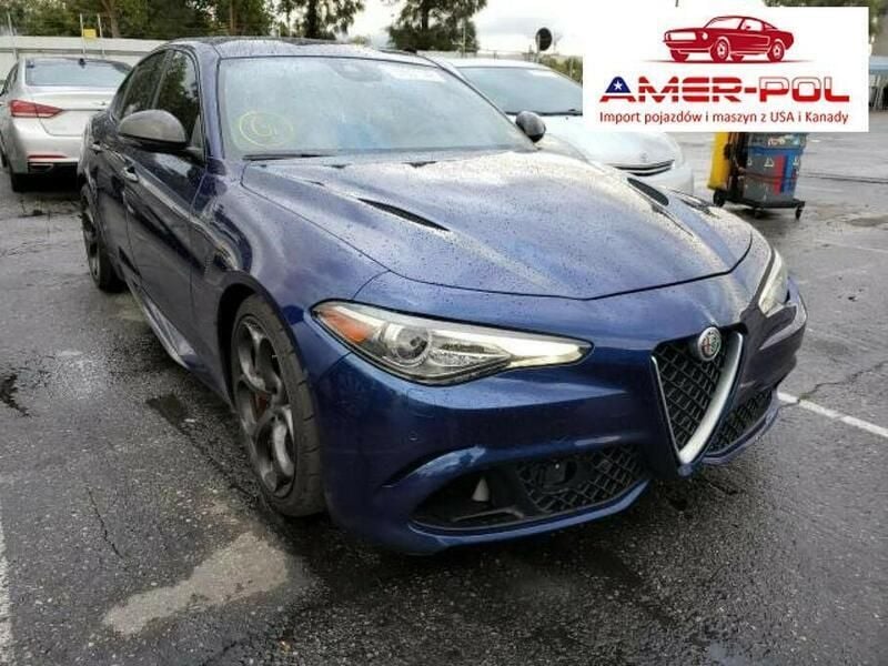 Niebieski Używany 2017 Alfa Romeo Giulia Quadrifoglio Sedan/Limuzyna | 160 000 zł - Obraz 1/4