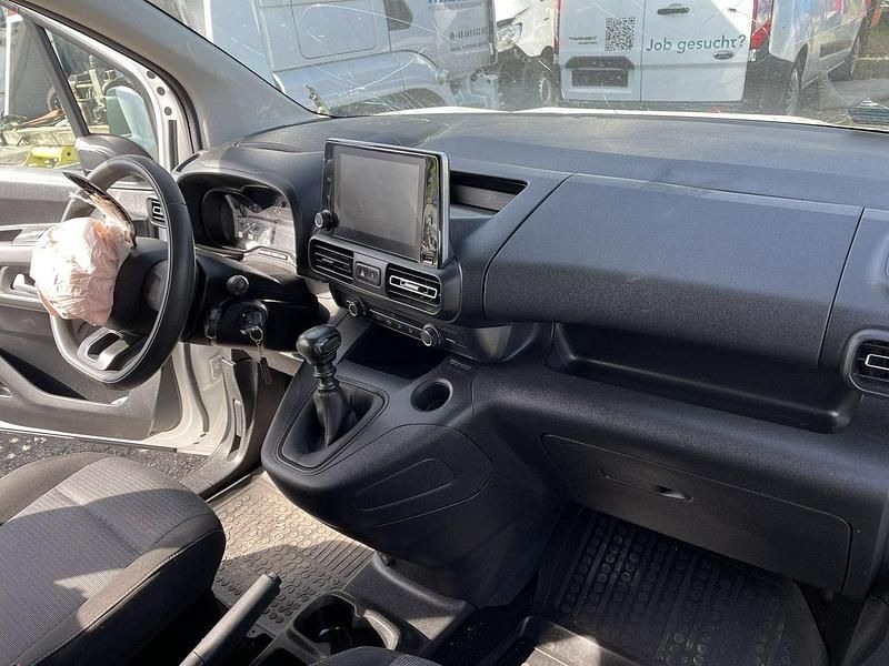 Używany Toyota Proace Verso Business Edition 130 KM (95 kW) 2021 Biały Kombi
