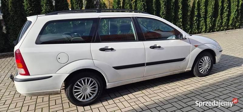 Złoty Używany 2002 Ford Focus Kombi | 2350 zł (Uczciwa cena) - Obraz 1/4