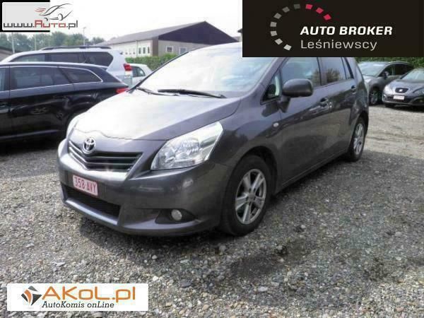 Inny Używany 2009 Toyota Verso Minivan | 45 900 zł - Obraz 1/4