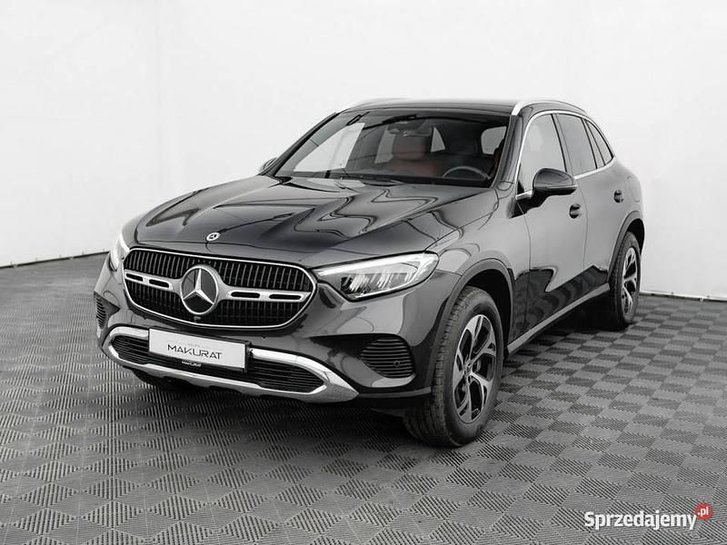 Używany Mercedes GLC300e Avantgarde 2024 Czarny SUV