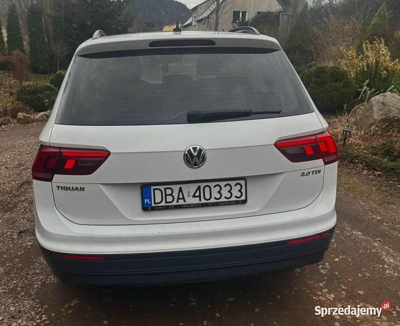 Biały Używany 2017 VW Tiguan SUV | 64 000 zł (Uczciwa cena) - Obraz 1/4