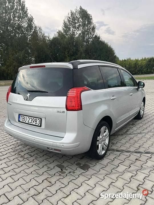 Używany Peugeot 5008 2012 Srebrny Minivan
