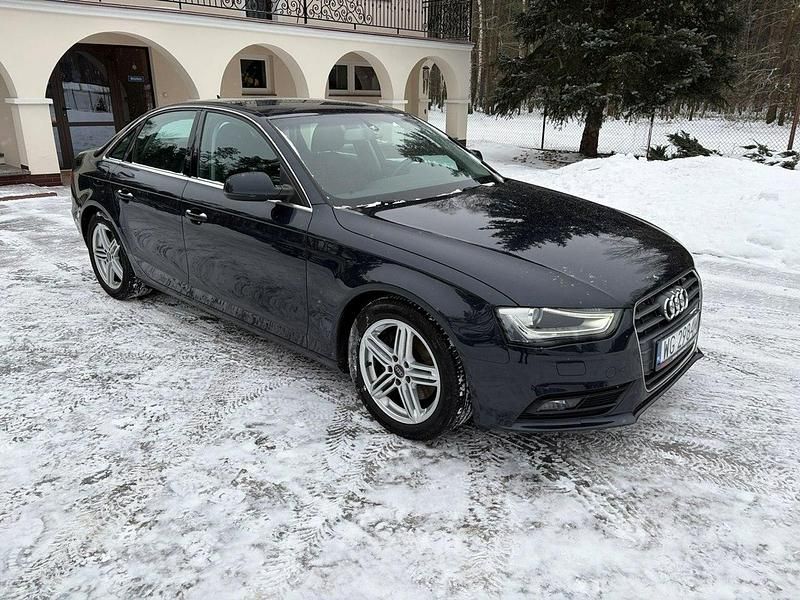 Używany Audi A4 170 KM (125 kW) 2013 Niebieski Sedan/Limuzyna