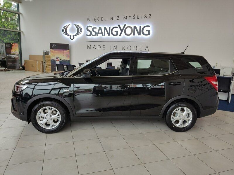 Używany Ssangyong (KGM) Tivoli 163 KM (119 kW) 2022 Czarny (metalik) SUV