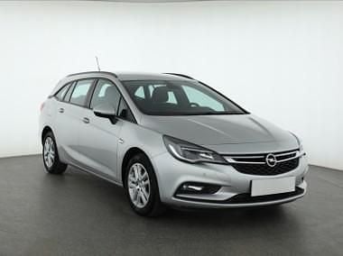 Srebrny Używany 2018 Opel Astra Kombi | 40 999 zł (Uczciwa cena) - Obraz 1/4