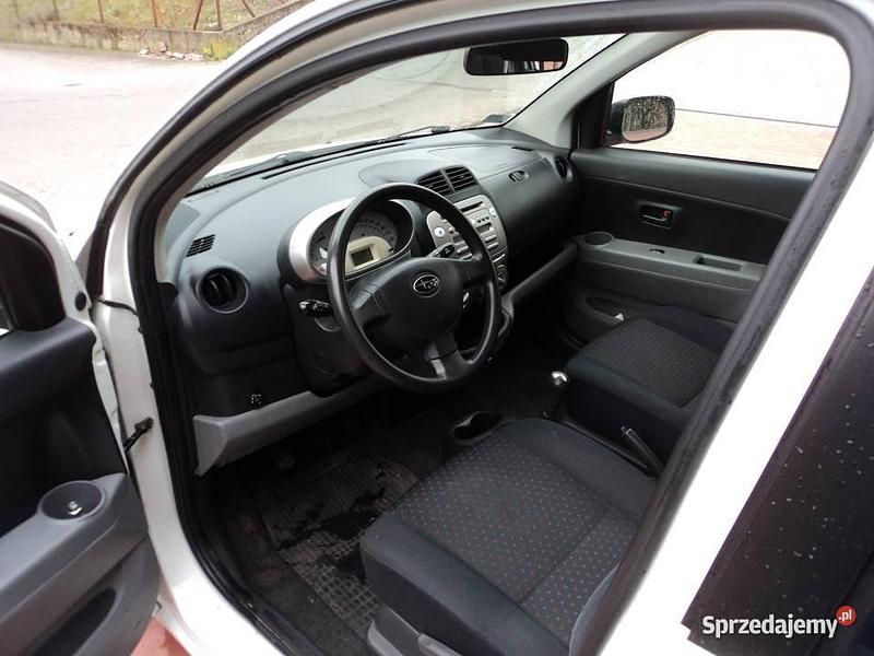 Używany Subaru Justy 2010 Biały Hatchback