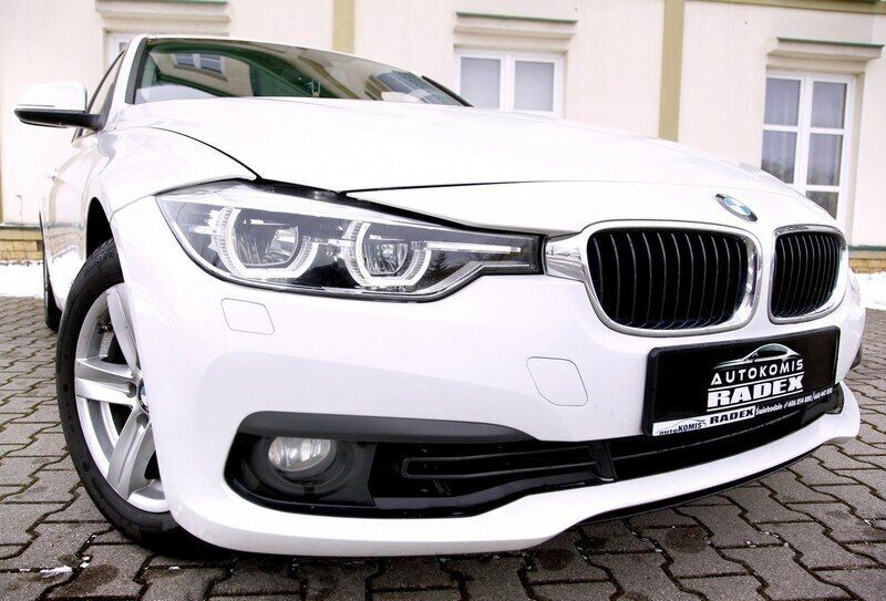 Używany BMW 318 136 KM (100 kW) 2016 Biały Sedan/Limuzyna