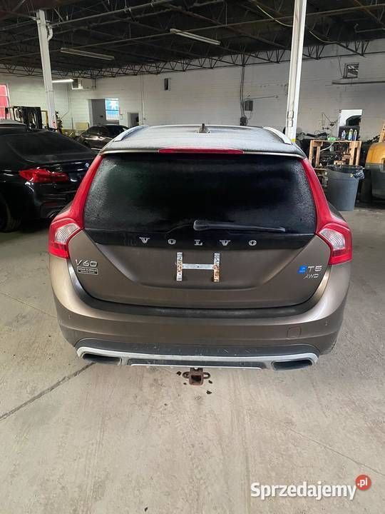 Brązowy Używany 2015 Volvo V60 CC Kinetic Kombi | 27 999 zł (Uczciwa cena) - Obraz 1/4