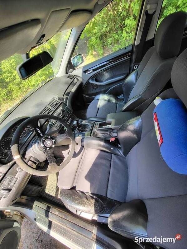 Używany BMW 318 1999 Srebrny Sedan/Limuzyna