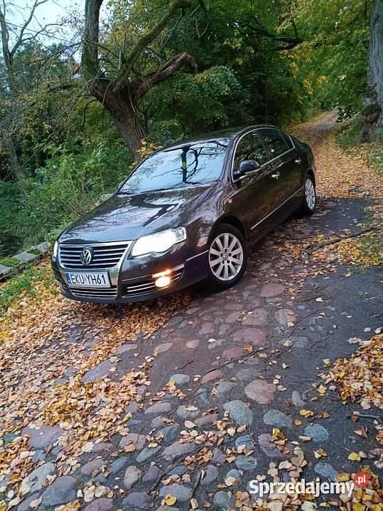 Brązowy Używany 2008 VW Passat R Sedan/Limuzyna | 12 400 zł (Uczciwa cena) - Obraz 1/4