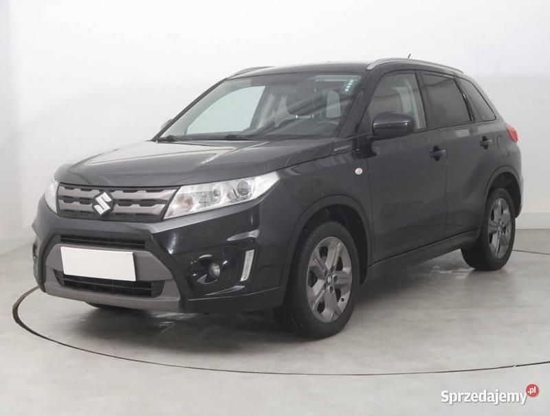 Używany Suzuki Vitara 120 KM (88 kW) 2017 Czarny SUV