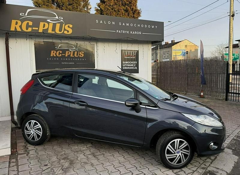 Używany Ford Fiesta Titanium 82 KM (60 kW) 2009 Czarny Hatchback