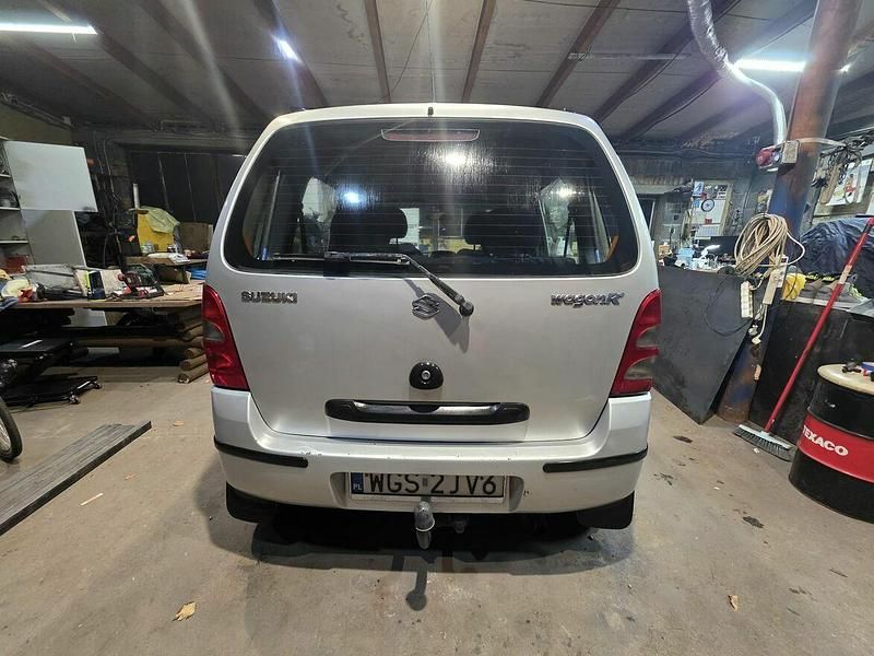 Używany Suzuki Wagon R+ 2002 Srebrny Minivan