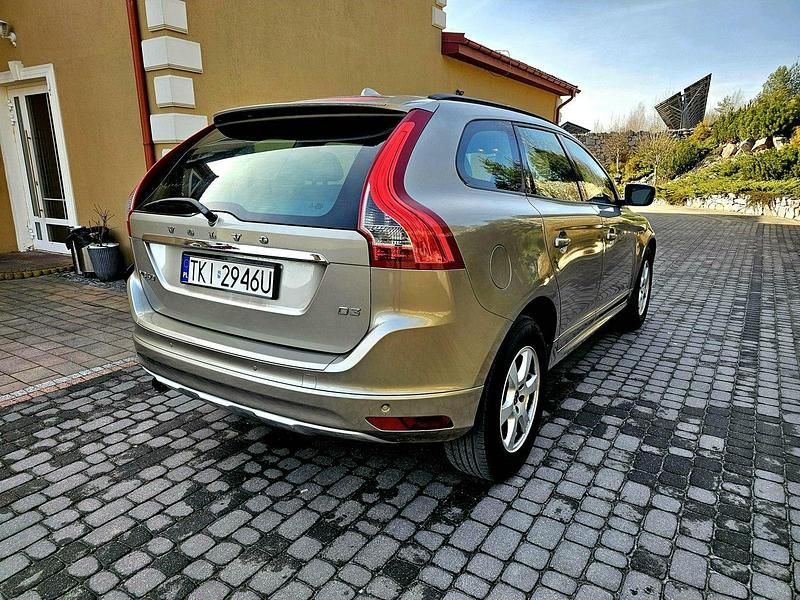 Używany Volvo XC60 136 KM (100 kW) 2015 Złoty (metalik) SUV