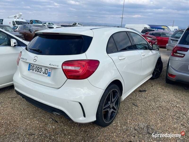 Używany Mercedes A200 136 KM (100 kW) 2015 Biały Hatchback