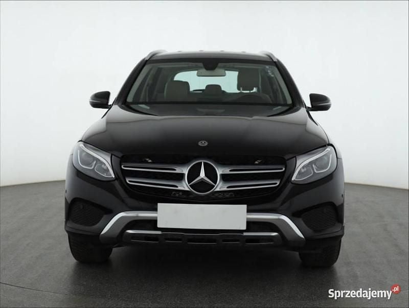 Czarny Używany 2018 Mercedes GLC250 SUV | 114 999 zł - Obraz 1/4