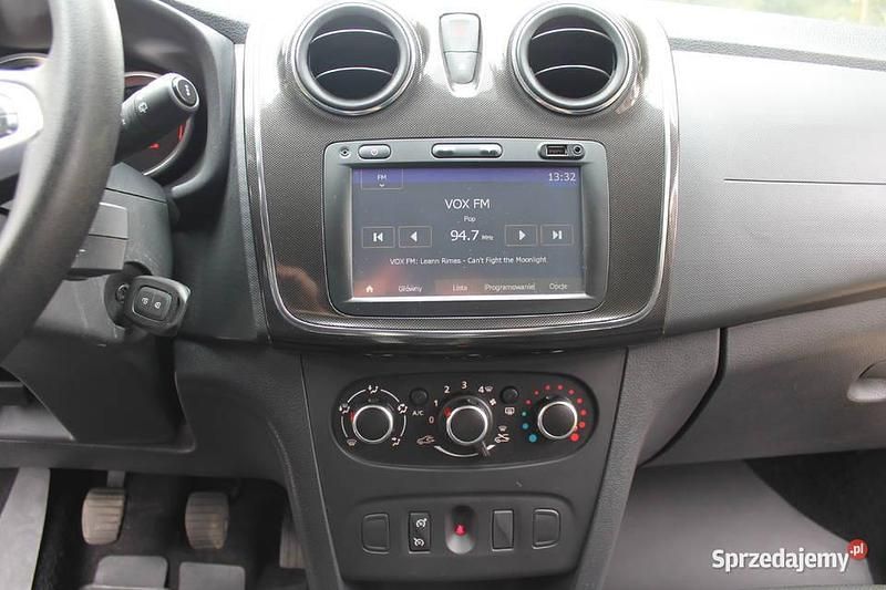 Używany Dacia Sandero 90 KM (66 kW) 2016 Czarny Hatchback