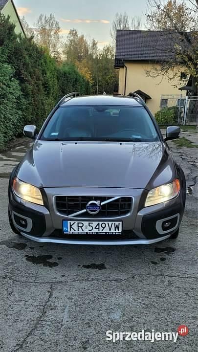 Używany Volvo XC70 2009 Beżowy Sedan/Limuzyna