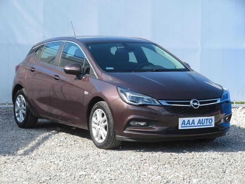 Opel astra salon
