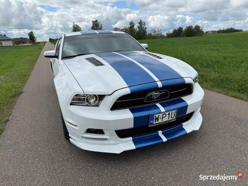 Biały Używany 2014 Ford Mustang GT Coupe | 91 000 zł (Uczciwa cena) - Obraz 1/4