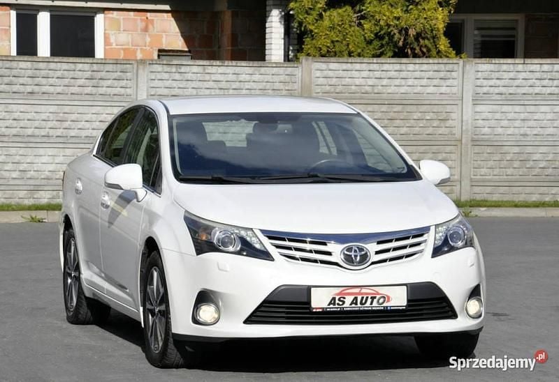 Biały Używany 2014 Toyota Avensis Executive Sedan/Limuzyna | 41 900 zł (Uczciwa cena) - Obraz 1/4