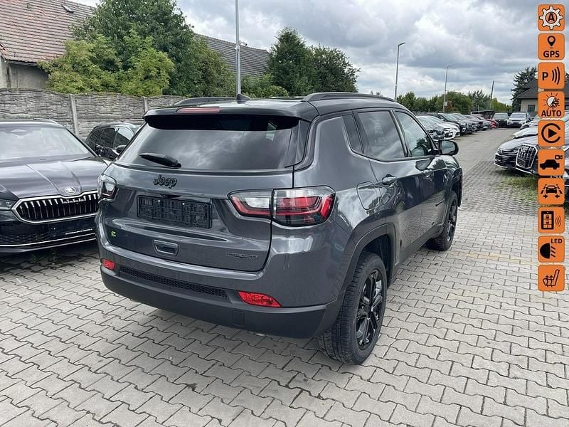 Czarny (metalik, perła) Używany 2023 Jeep Compass SUV | 67 900 zł - Obraz 1/4