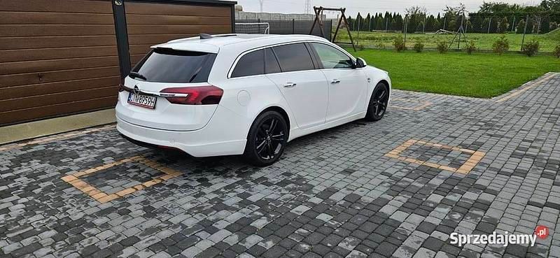 Używany Opel Insignia OPC 170 KM (125 kW) 2016 Biały Kombi
