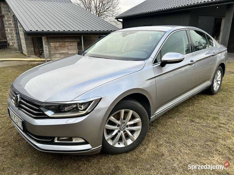 Używany VW Passat Comfortline 150 KM (110 kW) 2019 Srebrny Sedan/Limuzyna