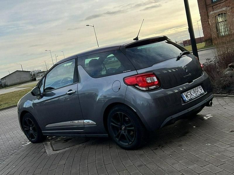 Używany Citroën DS3 So Chic 92 KM (67 kW) 2011 Szary (metalik, perła) Hatchback